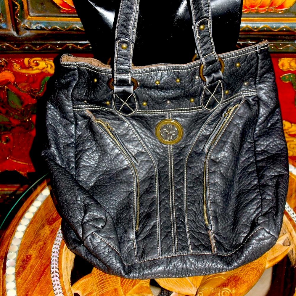 Sparrow True Black Crossbody Bag - Picture 3 of 10